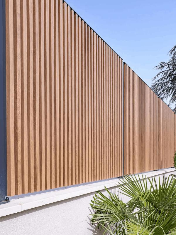 woode effect aluminium fence