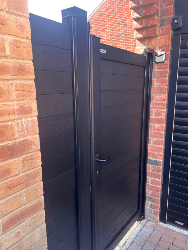 Slab Amy pedestrian gate