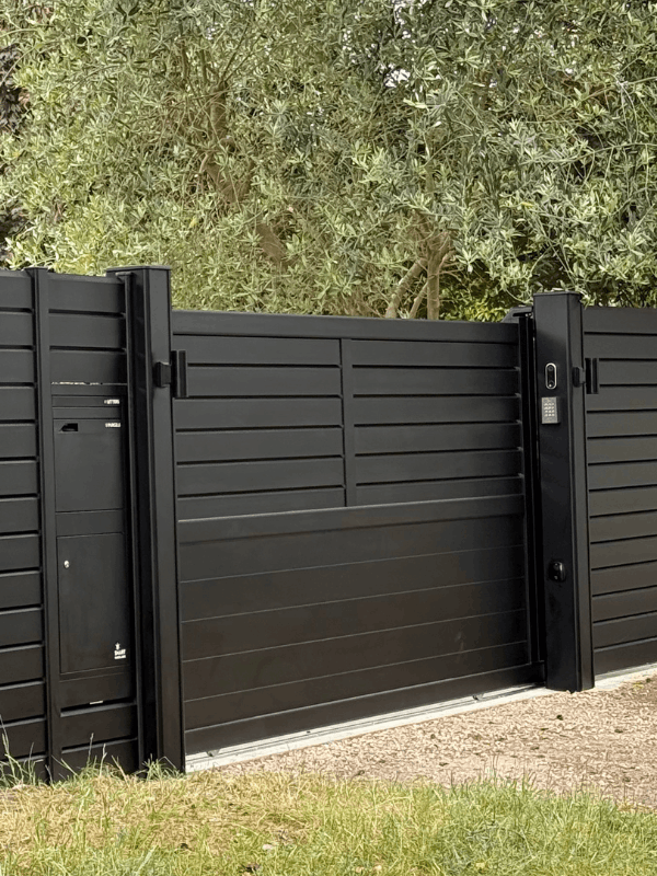 black louvred aluminium sliding gate