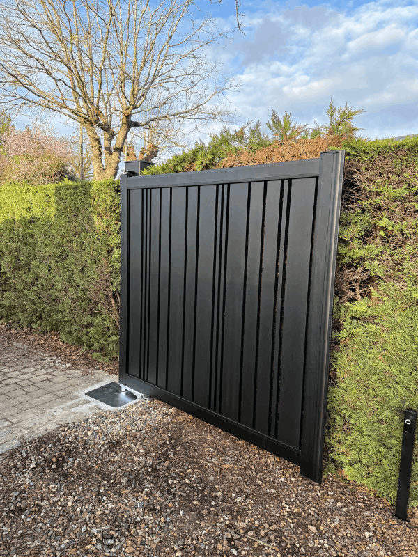 modern aluminium gate