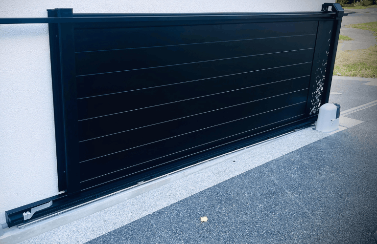 sliding gate installation